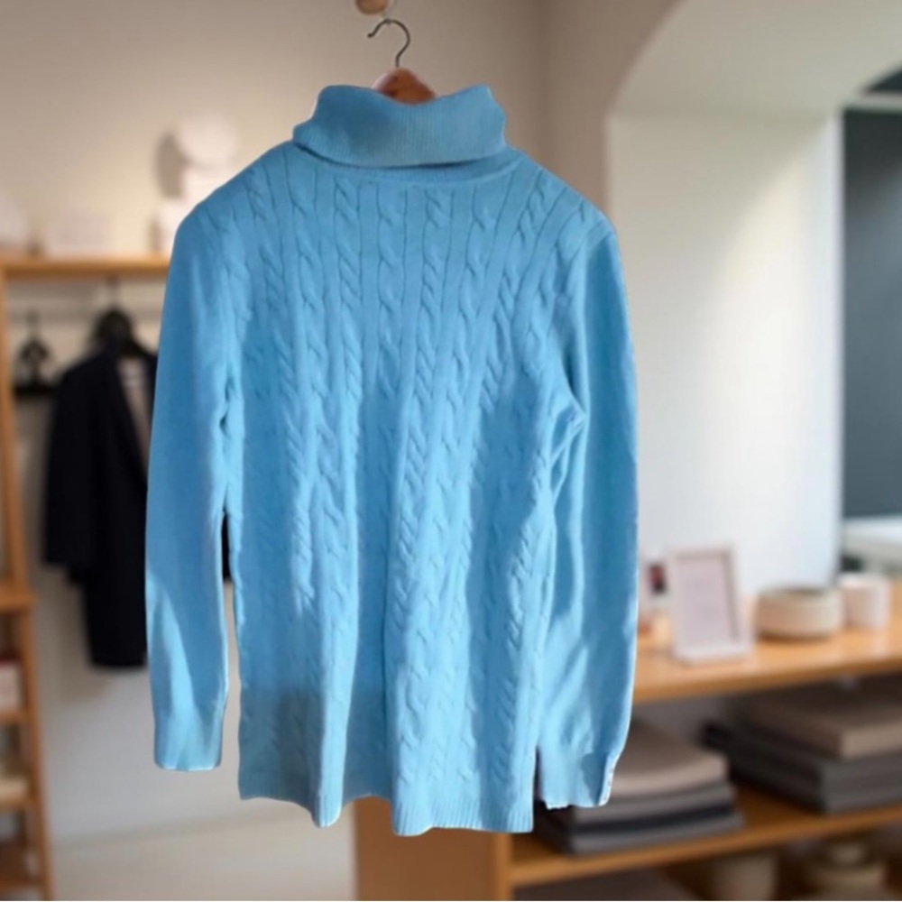 Talbots Blue Cable knit pull over sweater long sleeves decorative buttons Medium